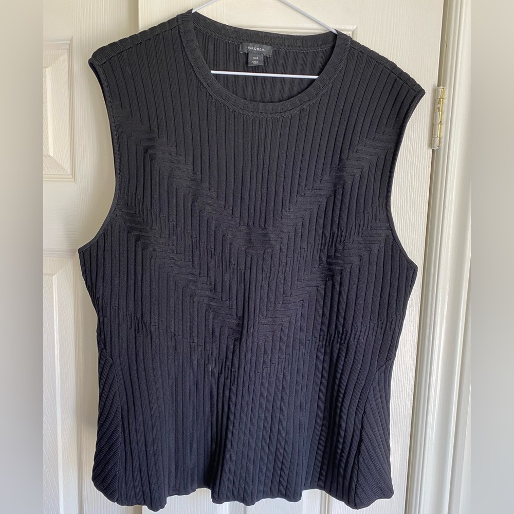 NWOT Halogen Black Patterned Sleeveless Knit Top